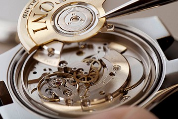 西安劳力士官方售后洗油